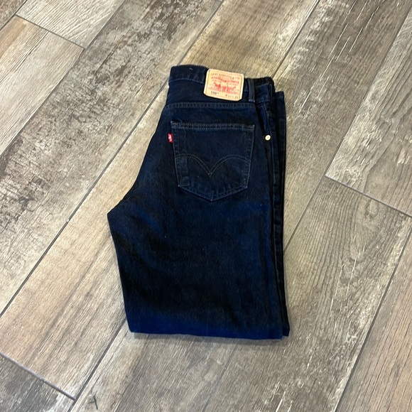 550 Relaxed Fit Levi Jeans - Picture 2 of 5